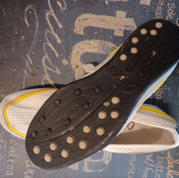 Curves for women sz 10 sneakers - Picture 4 of 4